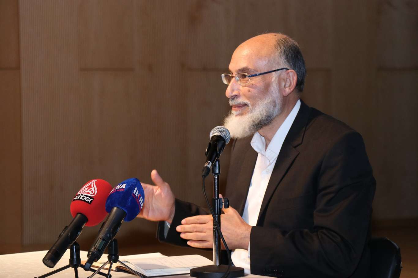 Filistinli Prof. Dr. El-Uveysi: Mescid-i Aksa davası bütün Müslümanları ilgilendiren bir davadır Filistinli Prof. Dr. El-Uveysi: Mescid-i Aksa davası bütün Müslümanları ilgilendiren bir davadır
